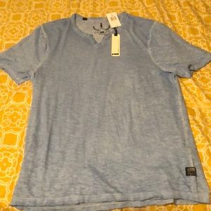 Men’s v-neck T-shirt
